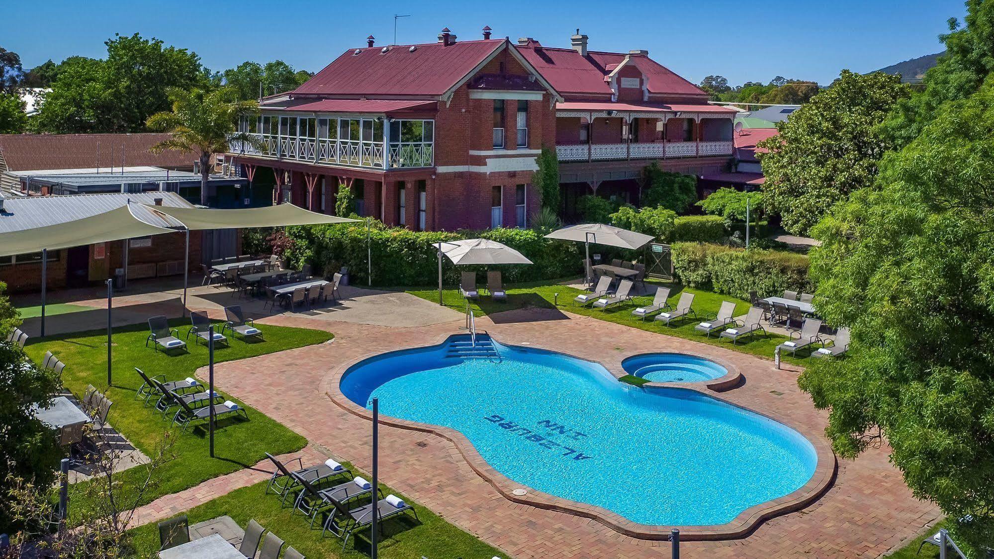 Alzburg Resort Mansfield Exterior photo