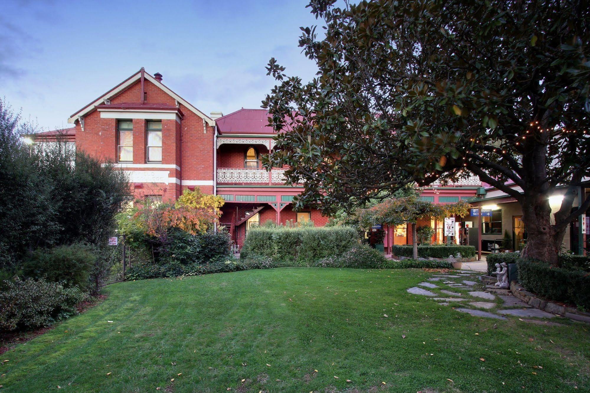 Alzburg Resort Mansfield Exterior photo
